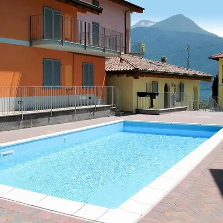 Calozzo Sleeps 6 Pool Apartmán *