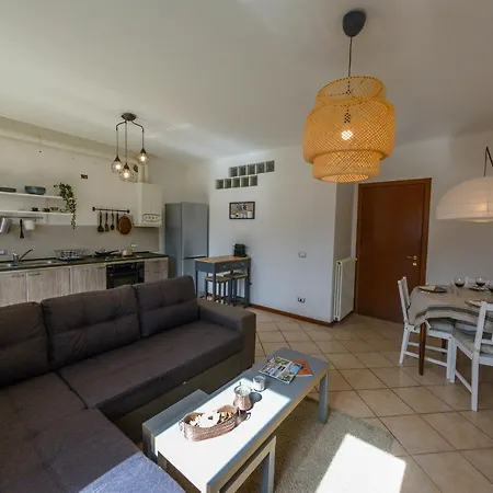 Calozzo Sleeps 6 Pool Carlazzo